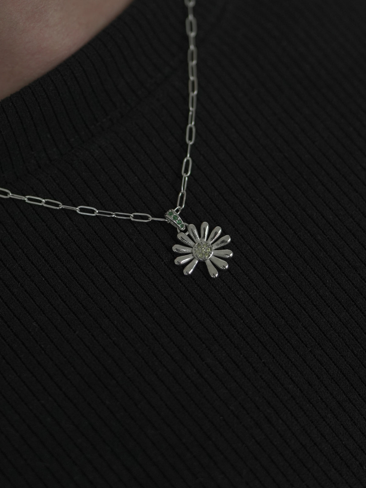 Blac Daisy – Crystal Flower