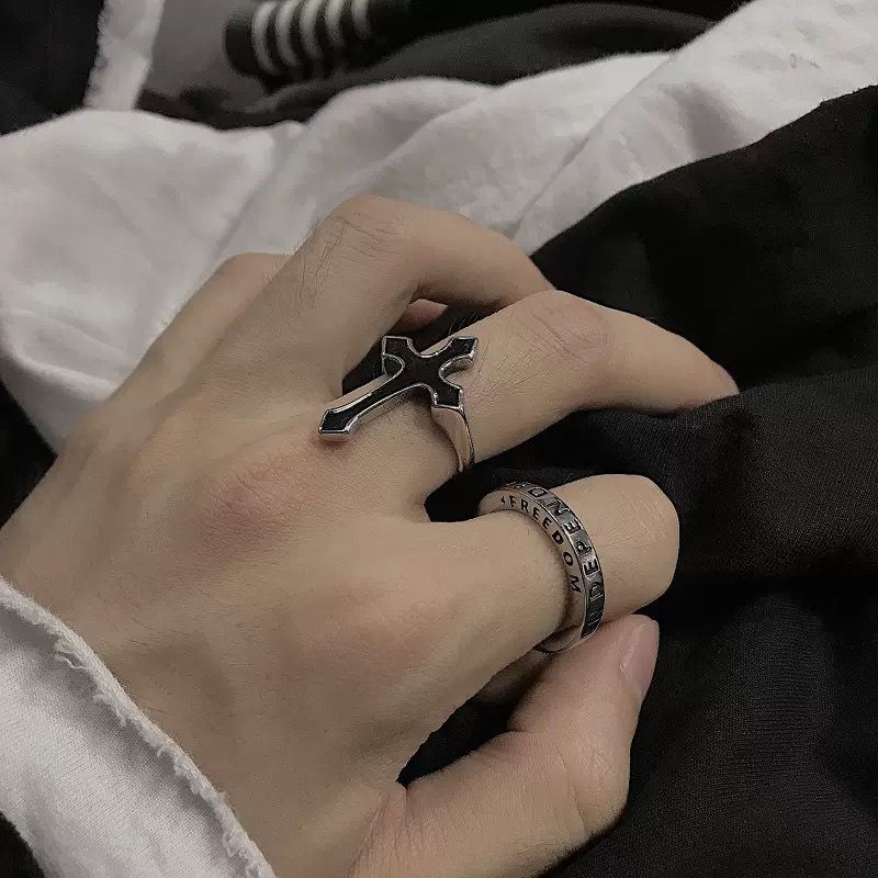 Noir Ring