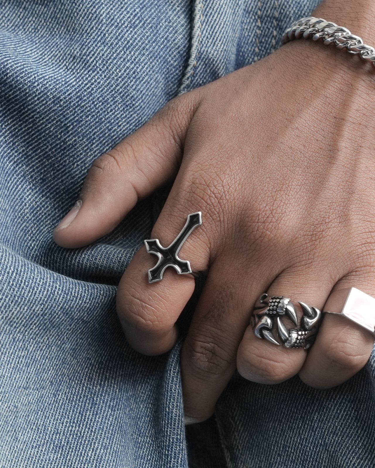 Noir Ring
